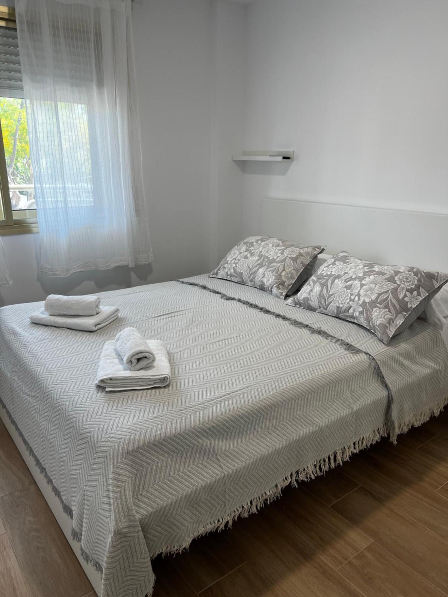 Second Home Salou Bagian luar foto